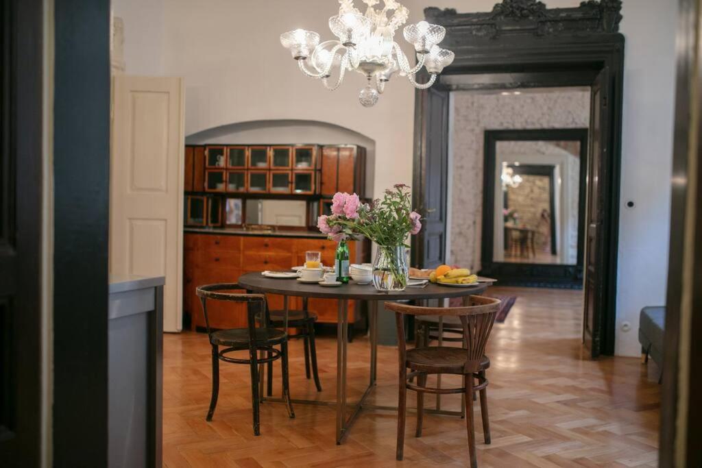 King Charles Apartment Prag Exteriör bild